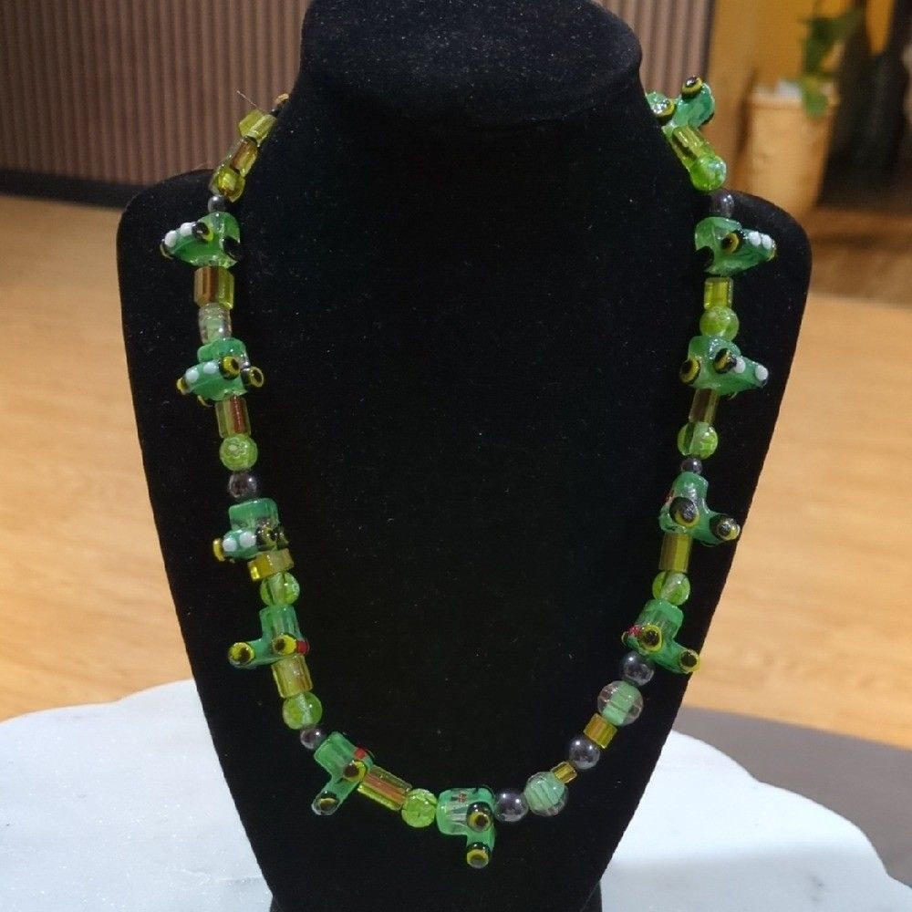 Green Glass Beaded Cars Necklace